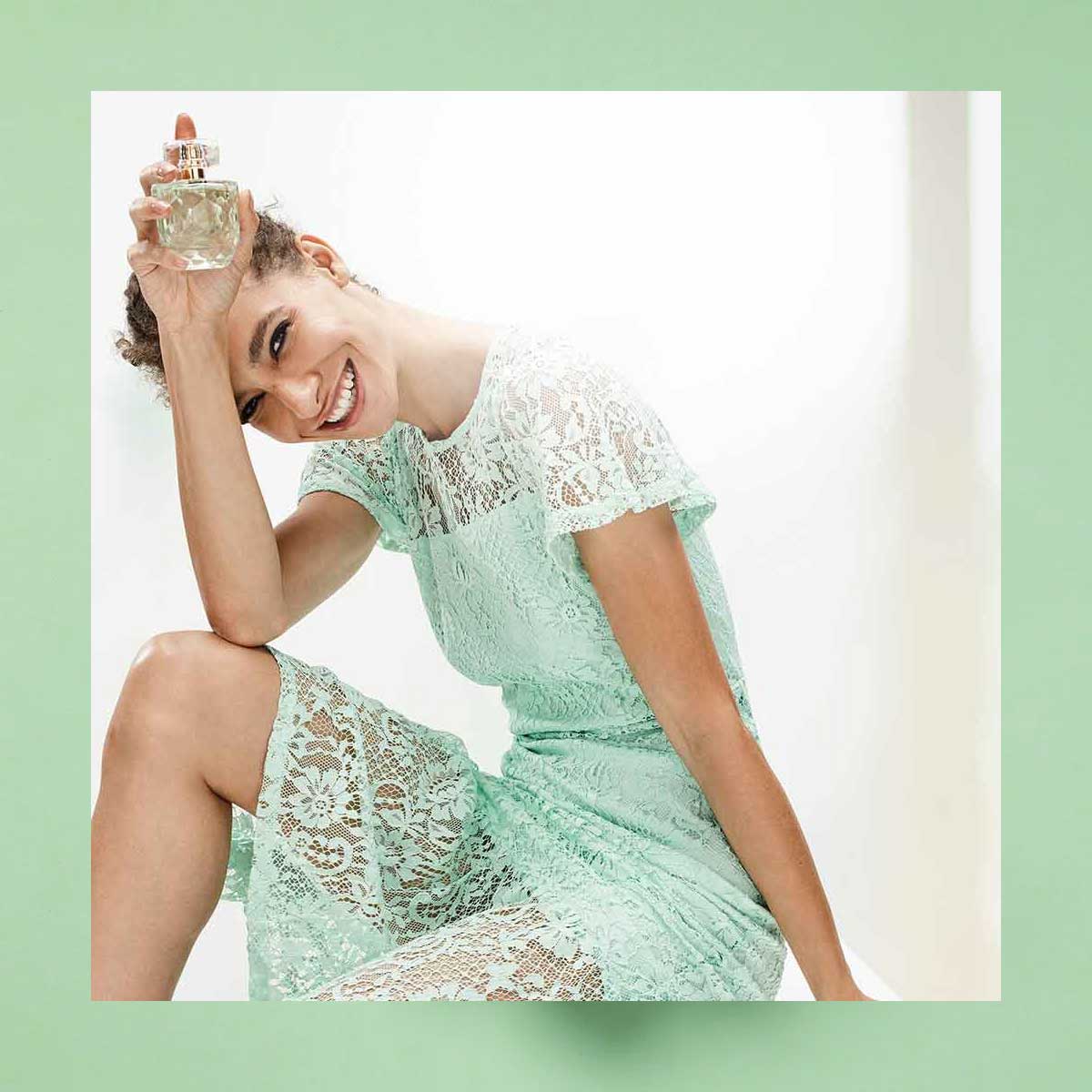 ادوپرفیوم زنانه اوه تراس EVE TRUTH آون