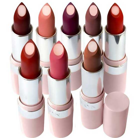 HYDRAMATIC MATTE LIPSTICK WITH A HYDRATING HYALURONIC CORE avon