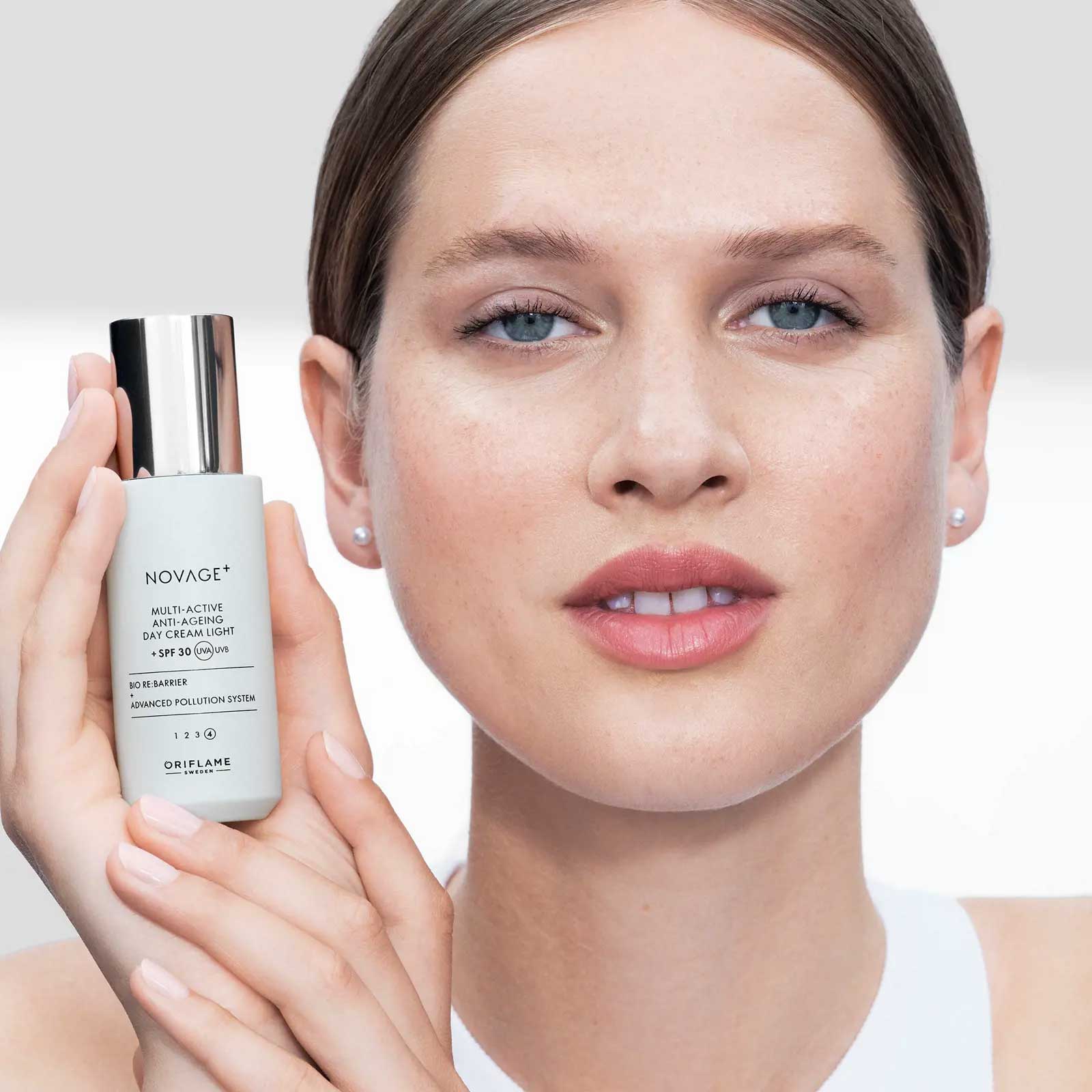 کرم روز ضد پیری نوویج پلاس مولتی اکتیو لایت SPF30 اوریفلیم