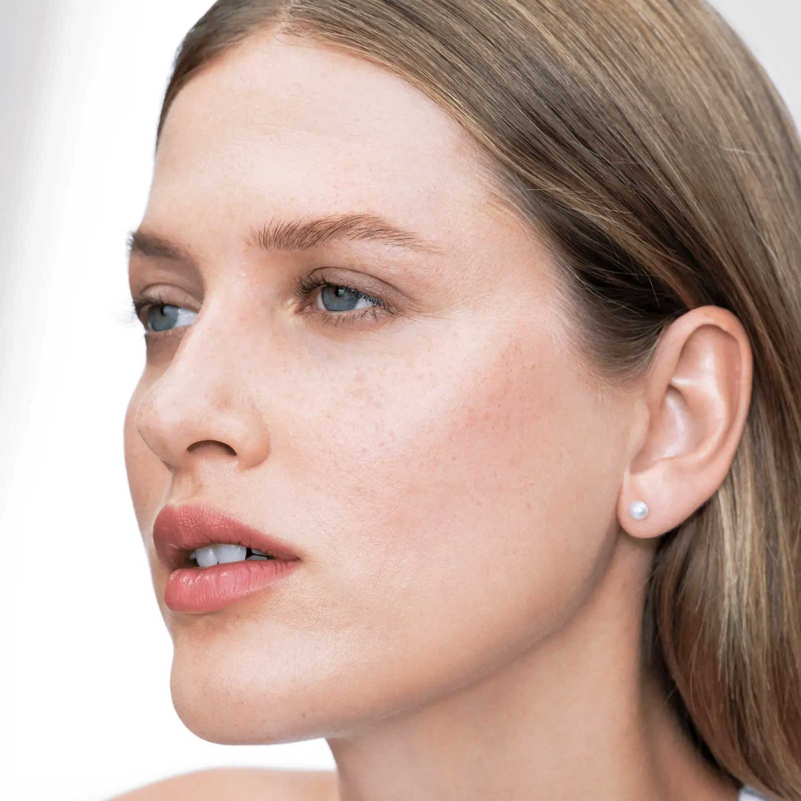 کرم روز ضد پیری نوویج پلاس مولتی اکتیو لایت SPF30 اوریفلیم
